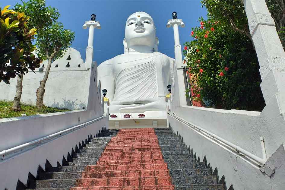 Bahirawakanda Vihara Buddha Statue